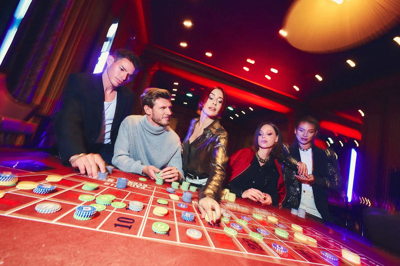 Dîner et soirée Casino entre amis
